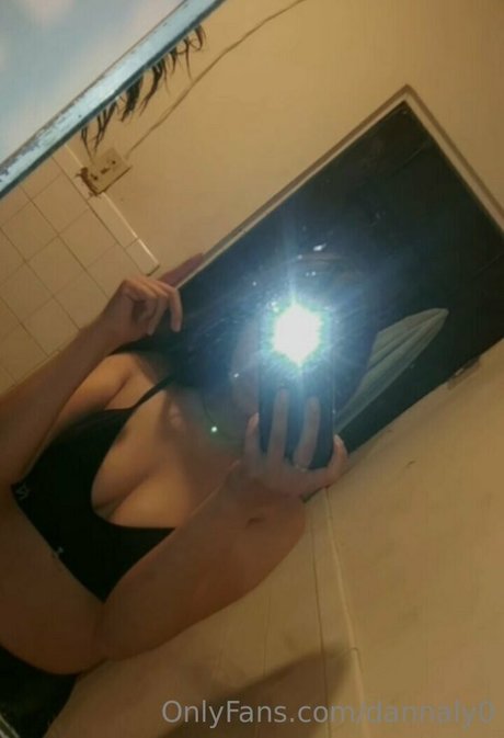 thick latina milf onlyfans nude image