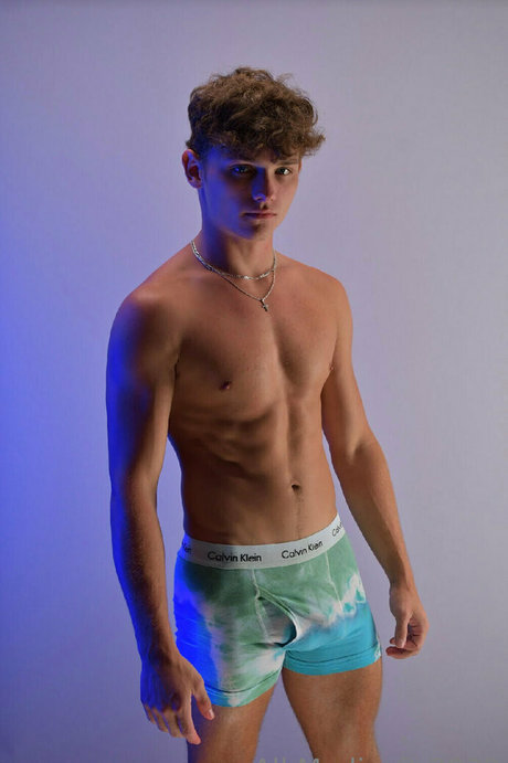 taylorsvip model beautiful pic