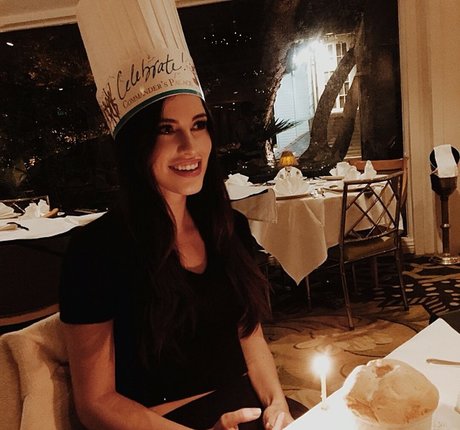 Jessica Lowndes model perfect photo