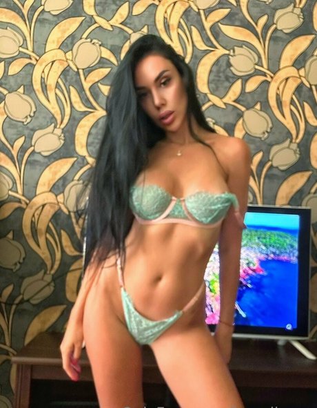 alinaboobs model erotic img