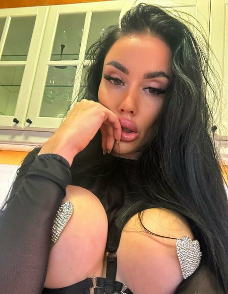 alinaboobs star top photo