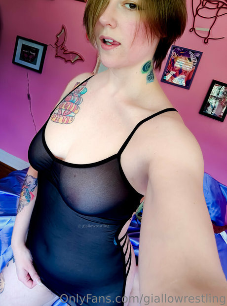 giallowrestling exclusive pornstar images