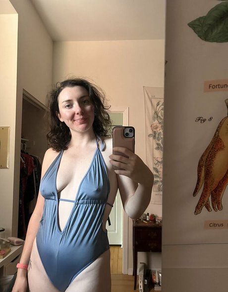 Bianca petals star free picture