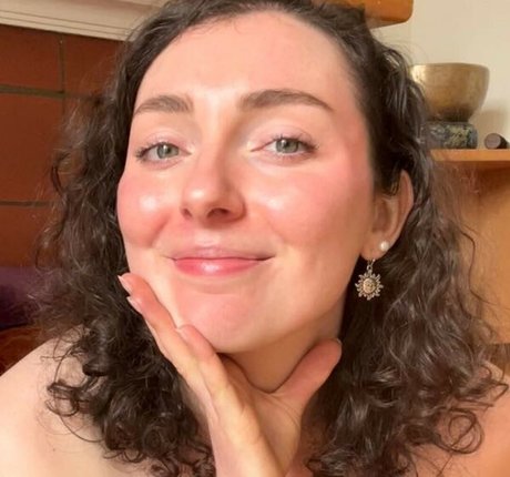 Bianca petals art star img