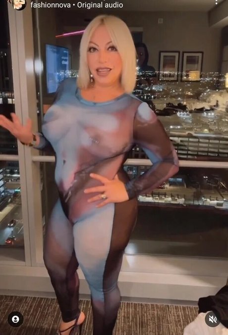 Rocha Leona hot model pics