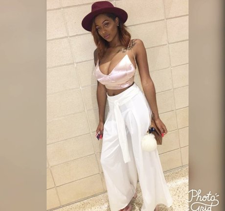 skinny shemale onlyfans art naked photos