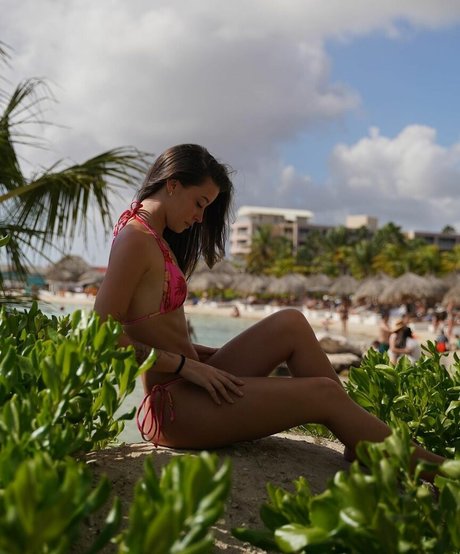 Bitty 01 beautiful actress image