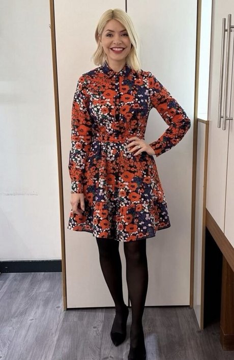 Holly Willoughby star best images