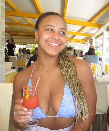 Nia Siux best star photos