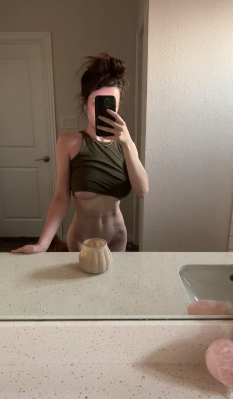 Emiyuh pornographic model image