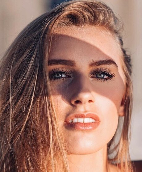 Katie Pierce beautiful actress picture