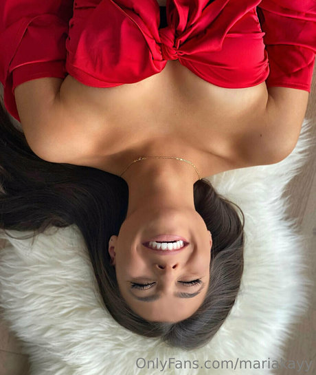 mariaakk nudes model image