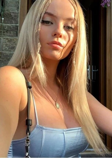 Amelia Eve Gibson sexy actress pictures