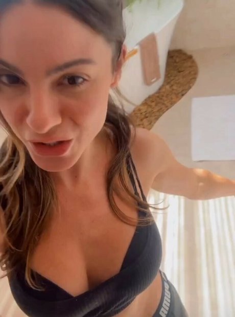 Maddu Magalhaes model free gallery