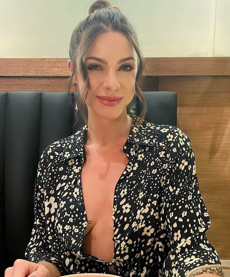 Maddu Magalhaes pornographic model pic