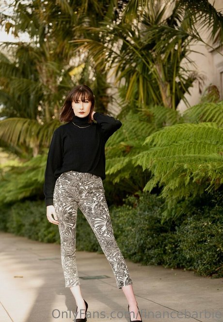 financebarbie hot actress gallery