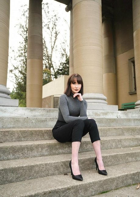 financebarbie hot actress gallery