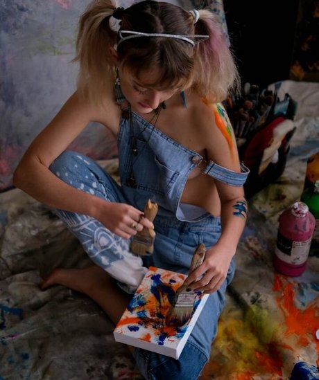 women onlyfans beautiful photo