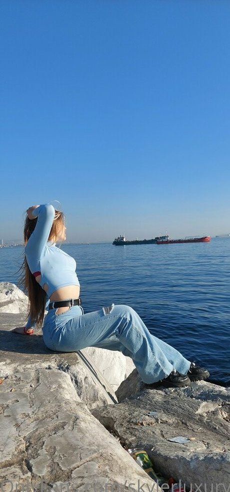 michelle milly adult model photo