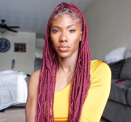 Yuenique adult actress pics