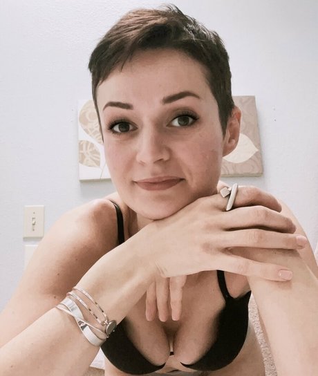 blonde secretary onlyfans perfect pic