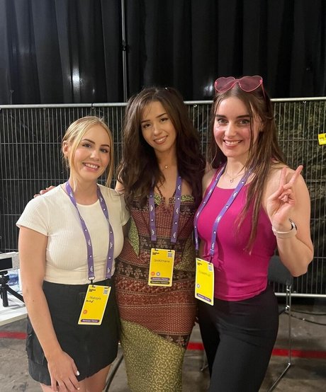 Nalopia star hot pictures