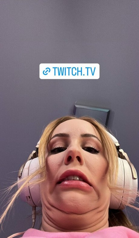 redhead squirt onlyfans art nude galleries