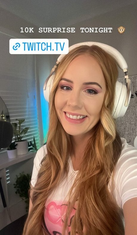 shemale fucks girl onlyfans sexy nude galleries