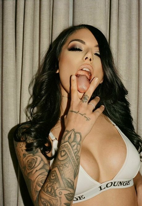 anime onlyfans pretty pic