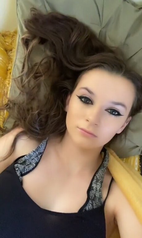 skinny shemale onlyfans free nude photos