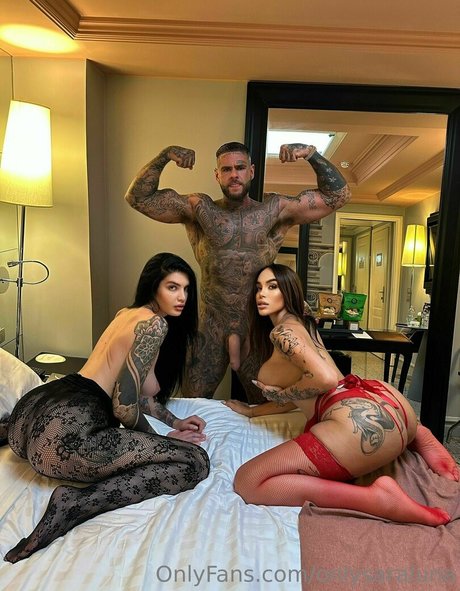 onlysaraluna model perfect pic