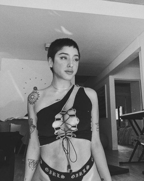 Belenegri star nude photos