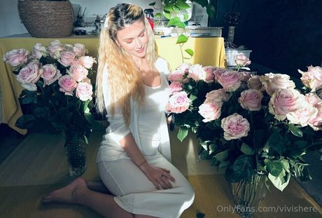 trans girl onlyfans beautiful naked photo