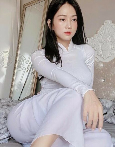 LeBong95 model hot picture