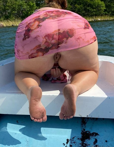 tuborgie model beautiful img