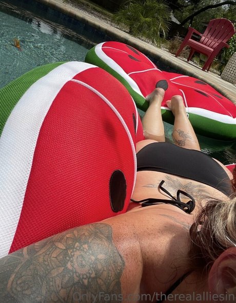 Allie Sin naked model pics