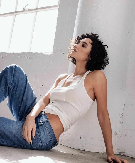 Debora Nascimento pretty model pics