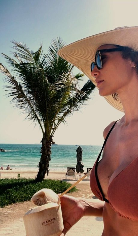 Debora Nascimento pornstar img