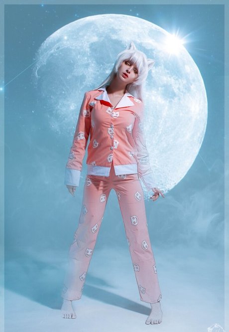 Hologana art actress photo