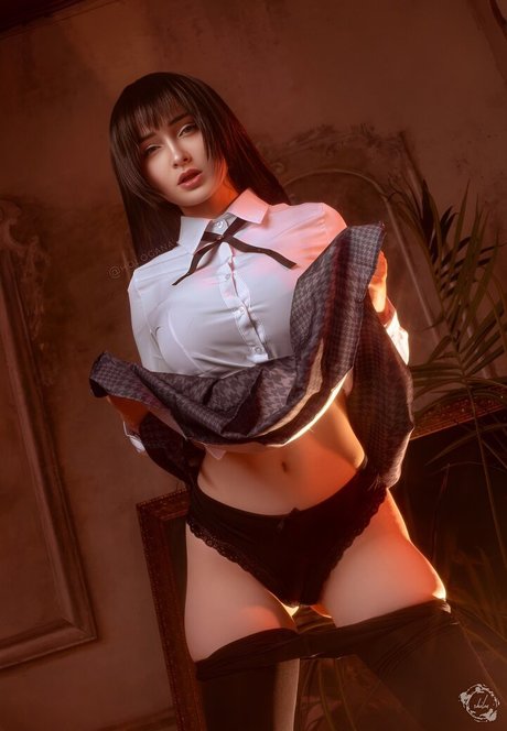 Hologana pretty actress pics