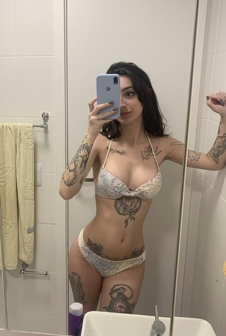 Caputile star nude pictures