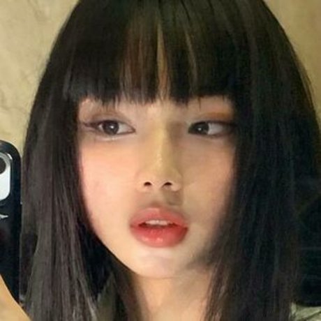 Arihienna star hd photos