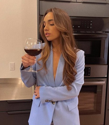 Kylie Holbeck star art images