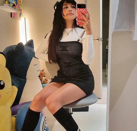 Neeko porn model img