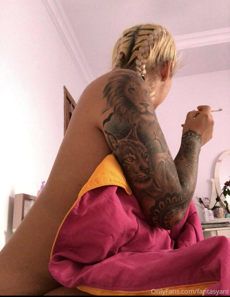 fantasyani nude star pics