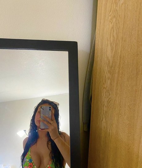 asian mom onlyfans top image