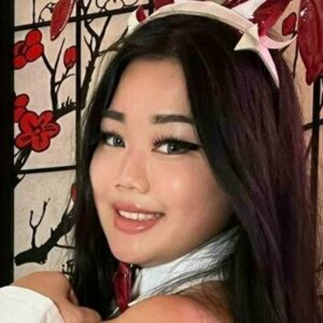 halococo sexy model img