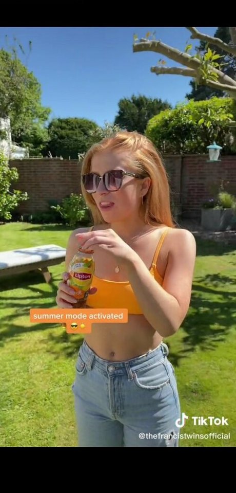 Rosyshimmer xxx model picture