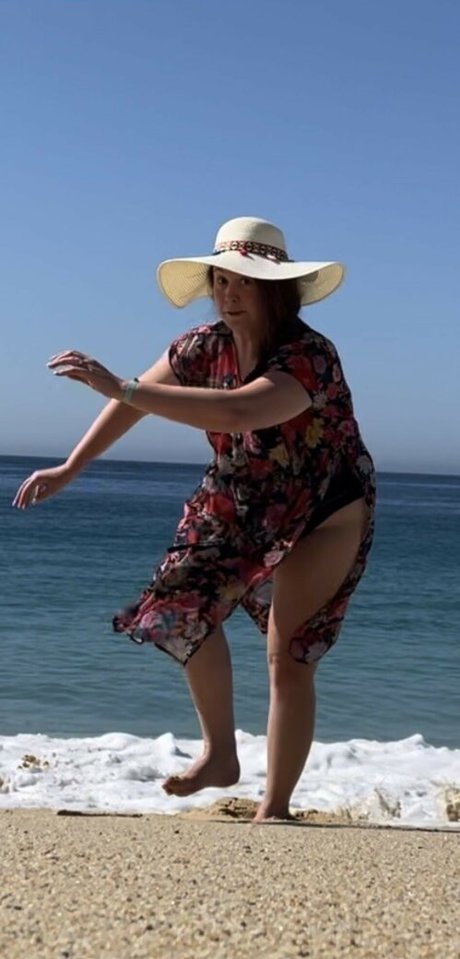 Ashleigh Burton star nudes image