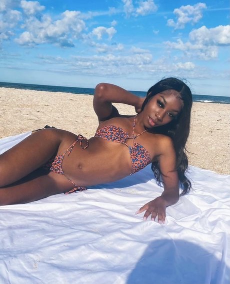 Niyah hot pornstar photo